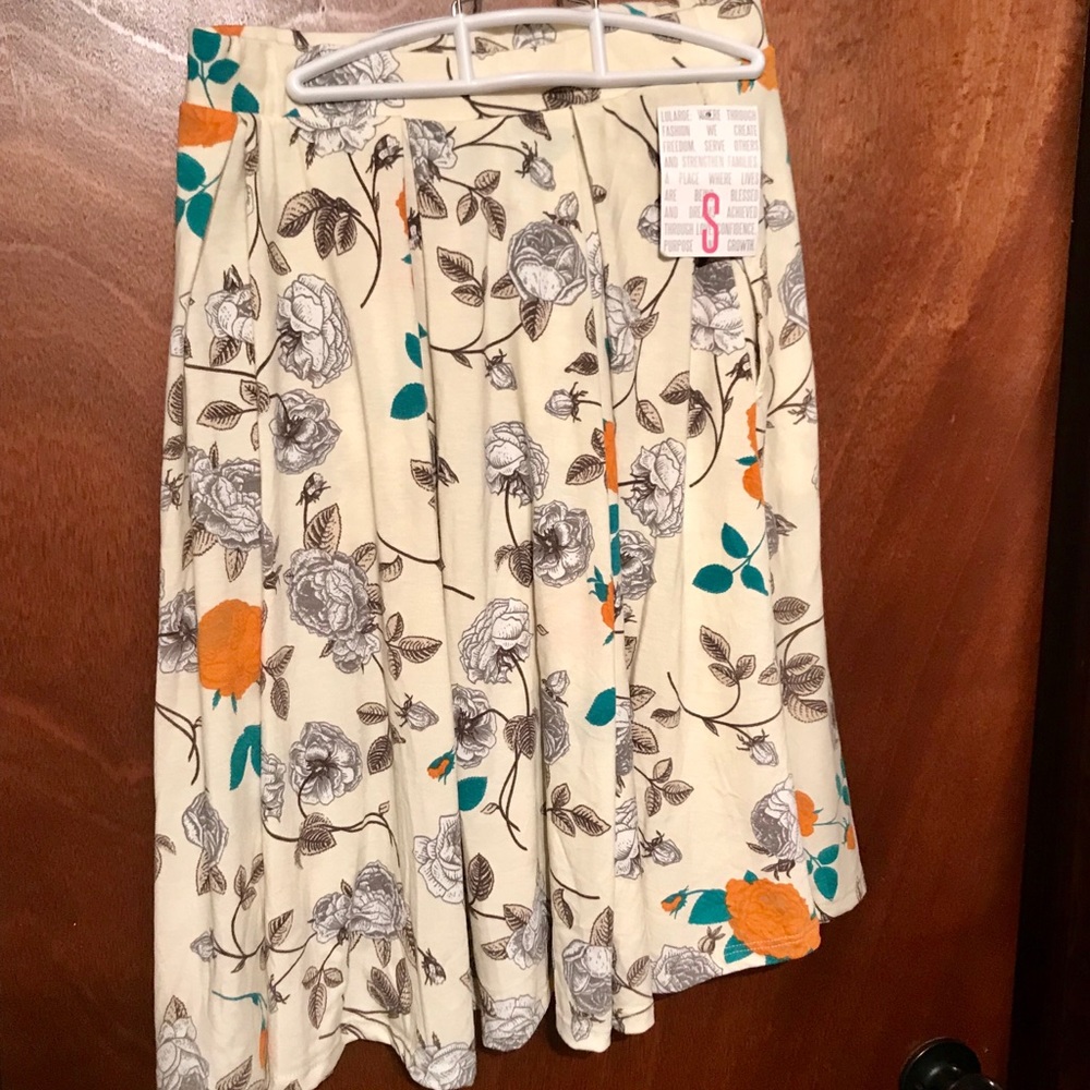 Lularoe Madison skirt. NWT. Floral print